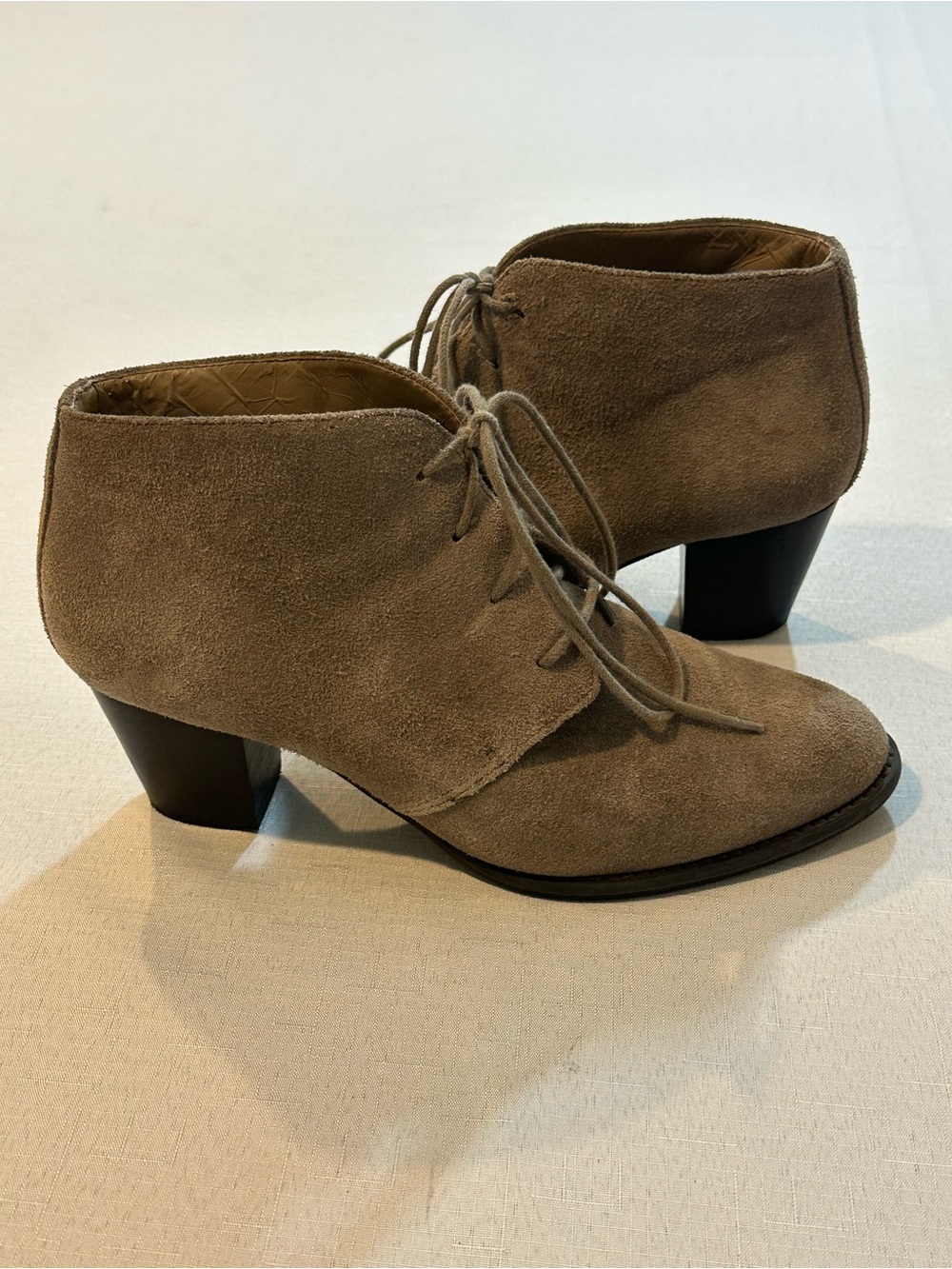 Vionic Zenda Taupe Suede Lace Up Heeled Booties 7.5